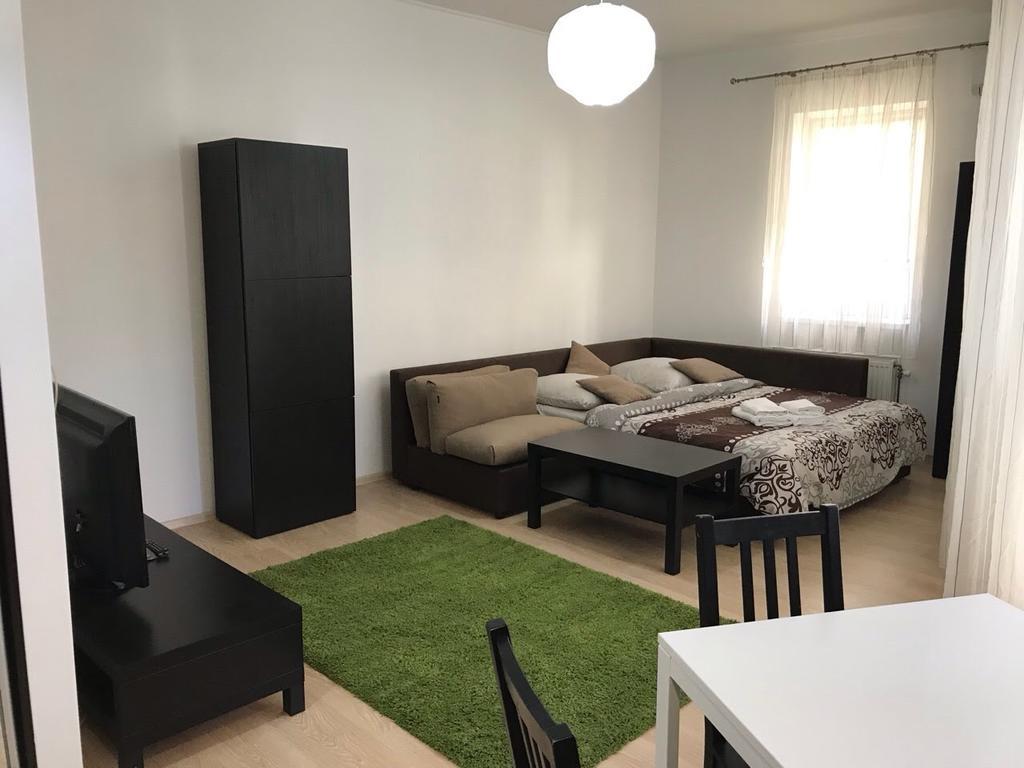 Gil Apartments, Квартира Студия В Самом Центре Пл Петефи Uschhorod Exterior foto