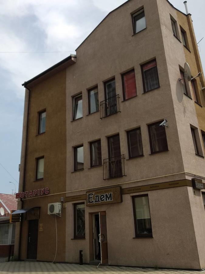 Gil Apartments, Квартира Студия В Самом Центре Пл Петефи Uschhorod Exterior foto